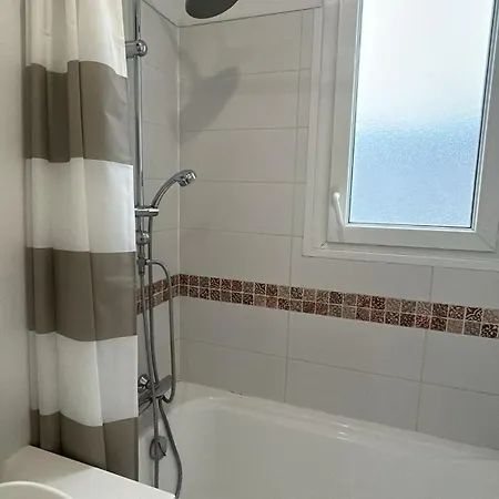 Apartment T2 Cosy A 500M Gare, Proche Mer & Centre